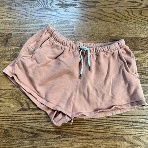 Vuori Shorts